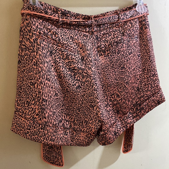 NWOT Marciano Satin Animal Print Shorts Size 4 - Picture 7 of 11